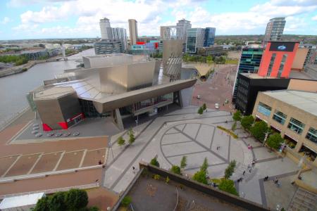 2 bedroom Flat for sale in The Quays, Salford Quays, Salford, M50