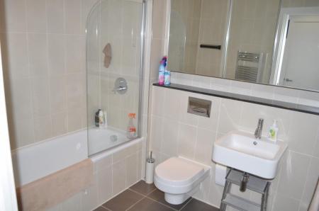 2 bedroom Apartment to let in Blue, Media City UK, Salford Quays, Salford, M50