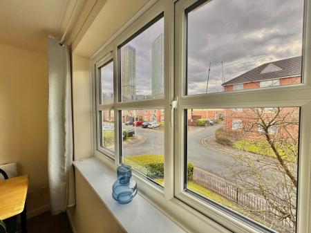 2 bedroom Flat for sale in Georgette Drive, Salford, M3