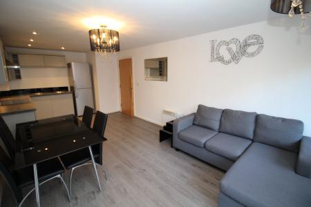 2 bedroom Flat to let in 1c Elmira Way, Salford, M5