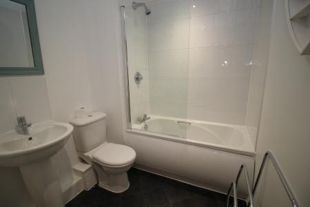 2 bedroom Flat to let in 1c Elmira Way, Salford, M5