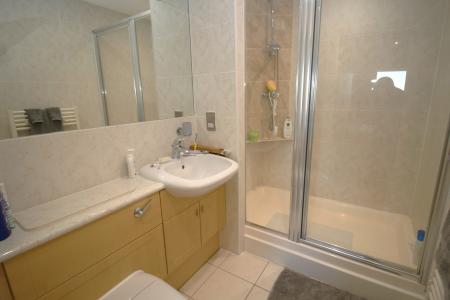 2 bedroom Flat for sale in The Quays, Salford Quays, Salford, M50