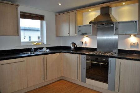 2 bedroom Flat to let in Elmira Way, Salford, M5