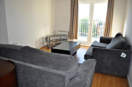 2 bedroom Flat to let in Elmira Way, Salford, M5