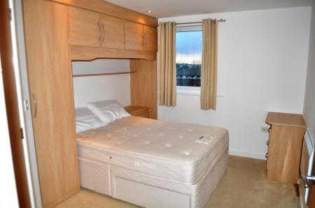 2 bedroom Flat to let in Elmira Way, Salford, M5