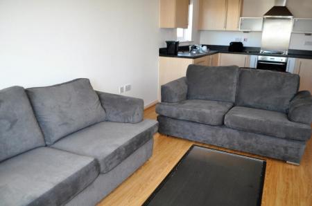 2 bedroom Flat to let in Elmira Way, Salford, M5