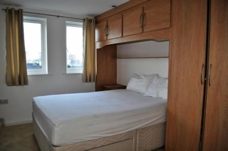 2 bedroom Flat to let in Elmira Way, Salford, M5