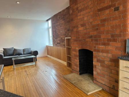 2 bedroom Flat to let in 384 Chester Road, Manchester, M16