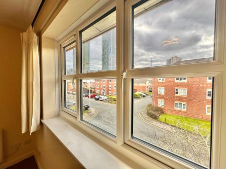 2 bedroom Flat for sale in Georgette Drive, Salford, M3