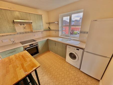 2 bedroom Flat for sale in Georgette Drive, Salford, M3