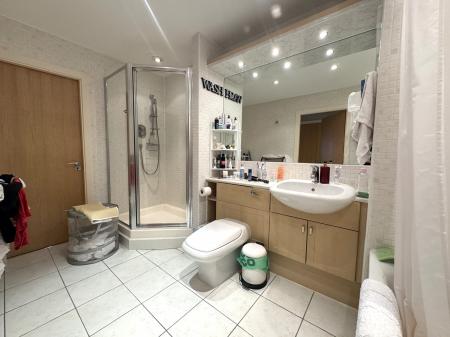 2 bedroom Flat for sale in The Quays, Salford Quays, Salford, M50