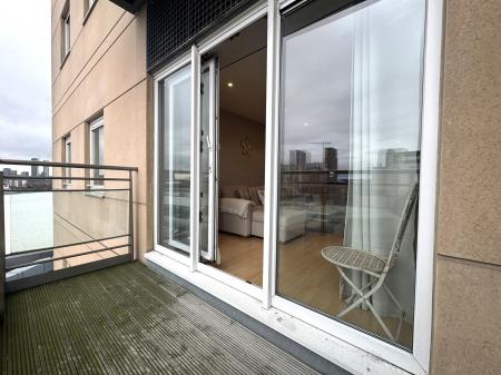 2 bedroom Flat for sale in The Quays, Salford Quays, Salford, M50