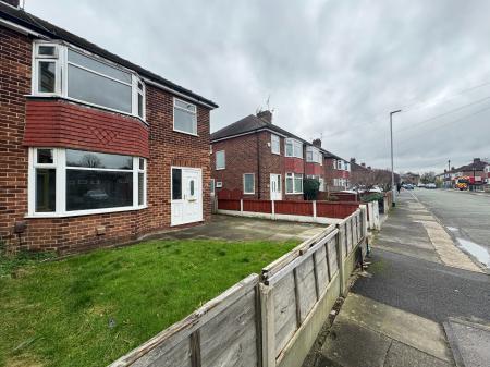 3 bedroom Semi-detached house for sale in Beech Road, Sale, M33