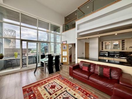2 bedroom Apartment for sale in The Quays, Salford Quays, Salford, M50