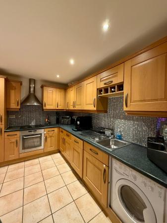 2 bedroom Flat to let in Great Oak Drive, Altrincham, WA15