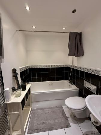 2 bedroom Flat to let in Great Oak Drive, Altrincham, WA15