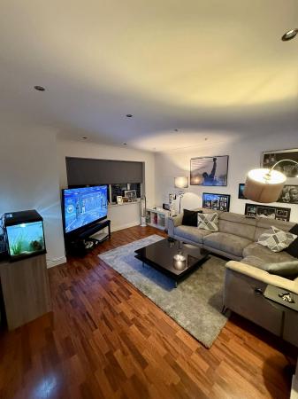 2 bedroom Flat to let in Great Oak Drive, Altrincham, WA15