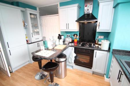 3 bedroom Semi-detached house to let in Kingsway Park, Urmston, M41