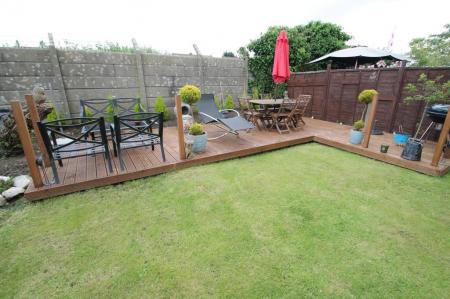 3 bedroom Semi-detached house to let in Kingsway Park, Urmston, M41