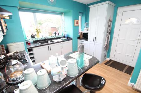 3 bedroom Semi-detached house to let in Kingsway Park, Urmston, M41