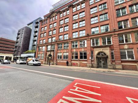 1 bedroom Flat to let in Church Street, Manchester, M4