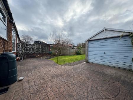 3 bedroom Semi-detached house for sale in Oakhampton Crescent, Sale, M33