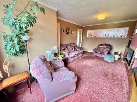 3 bedroom Semi-detached house for sale in Oakhampton Crescent, Sale, M33