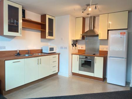 2 bedroom Flat to let in 156 Chapel Street, Salford, M3
