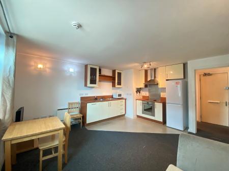 2 bedroom Flat to let in 156 Chapel Street, Salford, M3