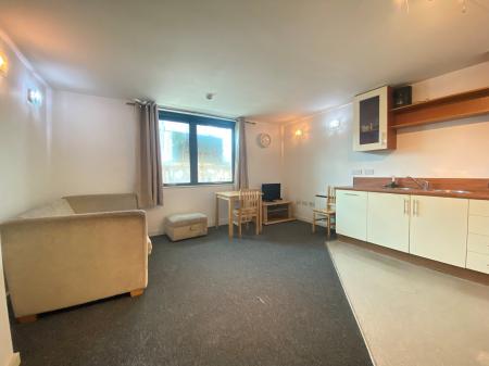 2 bedroom Flat to let in 156 Chapel Street, Salford, M3