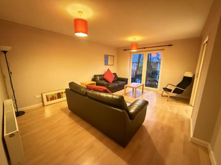 2 bedroom Flat for sale in Labrador Quay, Salford Quays, Salford, M50