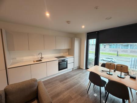 2 bedroom Flat to let in Marlstone Ave, Salford, M3
