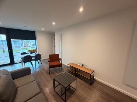 2 bedroom Flat to let in Marlstone Ave, Salford, M3