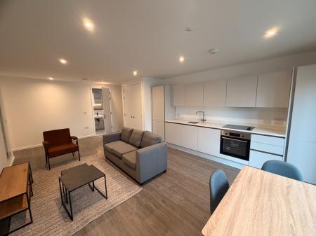 2 bedroom Flat to let in Marlstone Ave, Salford, M3