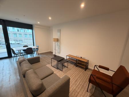 2 bedroom Flat to let in Marlstone Ave, Salford, M3