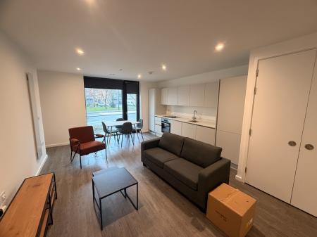 2 bedroom Flat to let in Marlstone Ave, Salford, M3