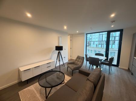 2 bedroom Flat to let in Marlstone Ave, Salford, M3