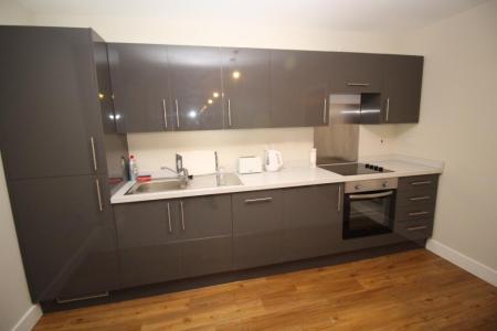 2 bedroom Flat to let in Woden Street, Salford, M5