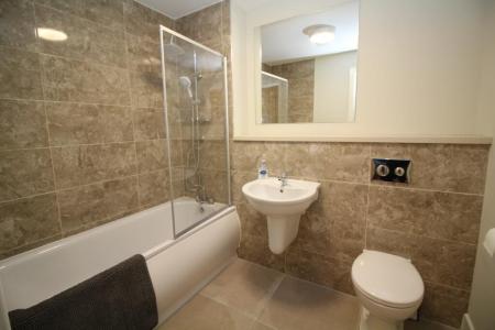 2 bedroom Flat to let in Woden Street, Salford, M5