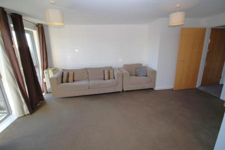2 bedroom Flat to let in 1c Elmira Way, Salford, M5