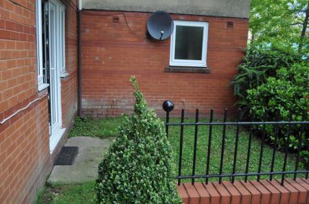 2 bedroom Flat to let in Vancouver Quay, Salford Quays, Salford, M50