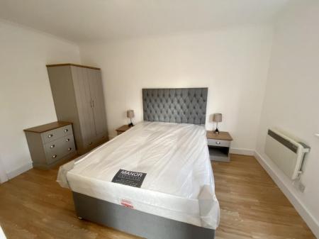 2 bedroom Flat to let in Vancouver Quay, Salford Quays, Salford, M50