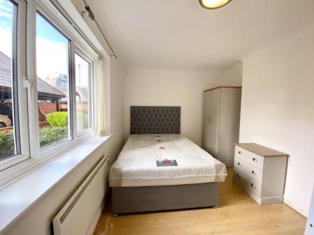 2 bedroom Flat to let in Vancouver Quay, Salford Quays, Salford, M50