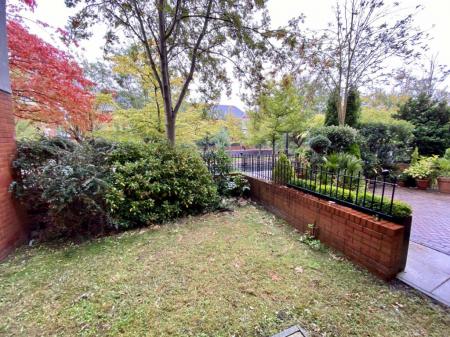 2 bedroom Flat to let in Vancouver Quay, Salford Quays, Salford, M50