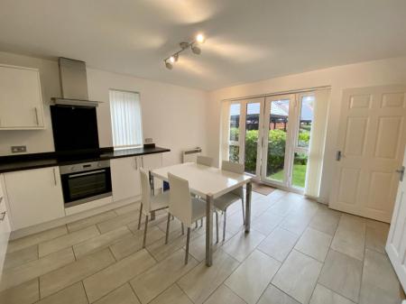 2 bedroom Flat to let in Vancouver Quay, Salford Quays, Salford, M50