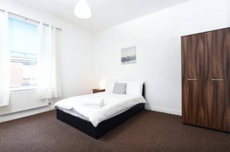 2 bedroom Terraced House to let in Heaton Street, Prestwich, M25