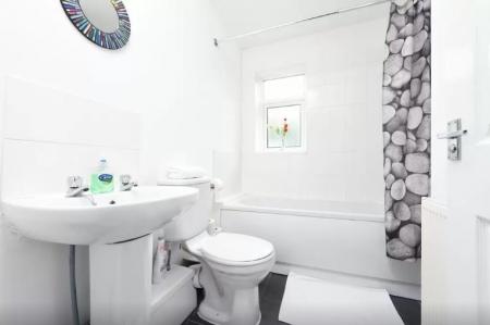 2 bedroom Terraced House to let in Heaton Street, Prestwich, M25