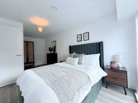 2 bedroom Flat to let in church street development, Eccles, M30