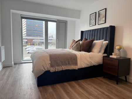 2 bedroom Flat to let in church street development, Eccles, M30