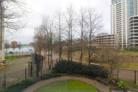 2 bedroom Apartment for sale in Furness Quay, Salford Quays, Salford, M50